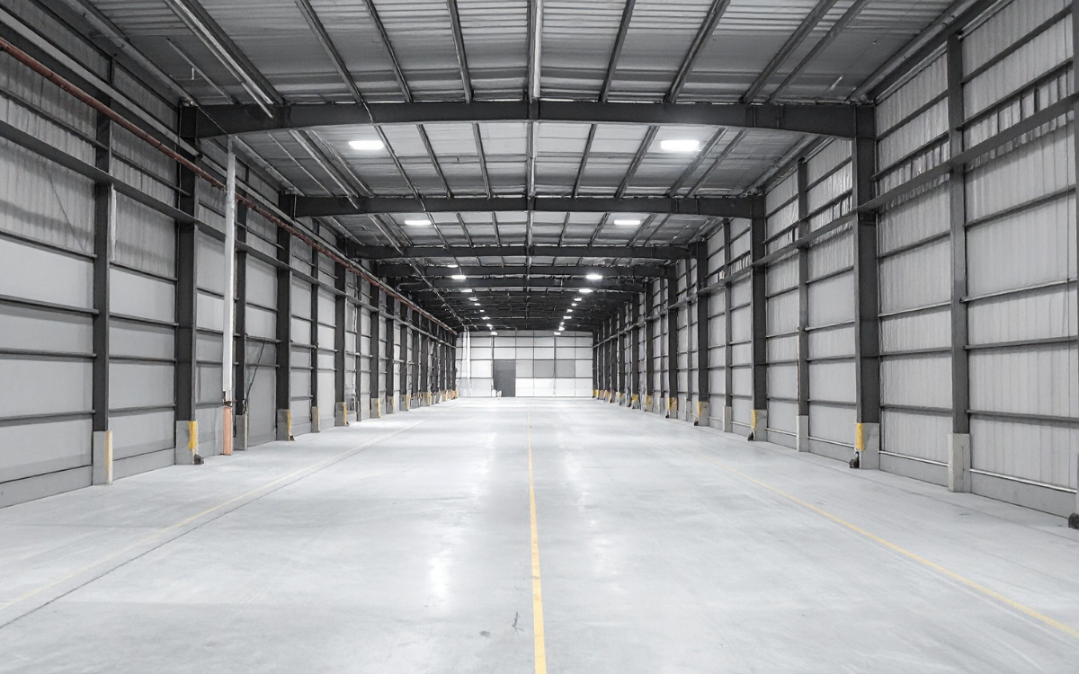 Espacio para alquiler de naves industriales